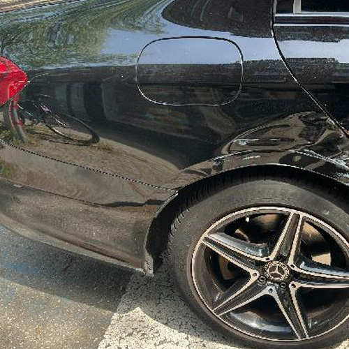 Unfallschaden an einer Mercedes E-Klasse